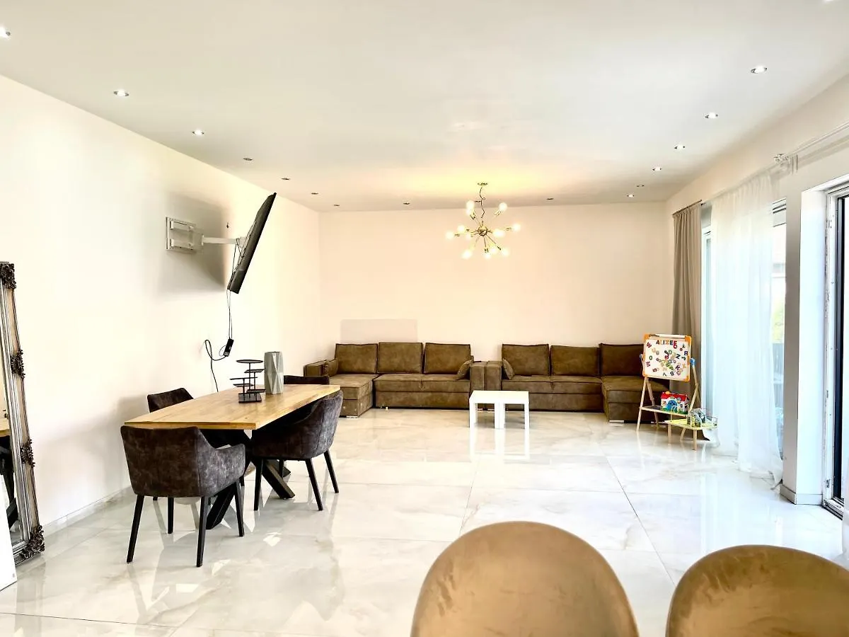 130M2 Wohnung Mit Eigenem Garten Hannover 0*,  Tyskland